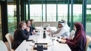 "علاقات الشارقة" تبحث مع وفد إيطالي افتتاح فرع لـ "دانتي أليغييري" بالإمارة