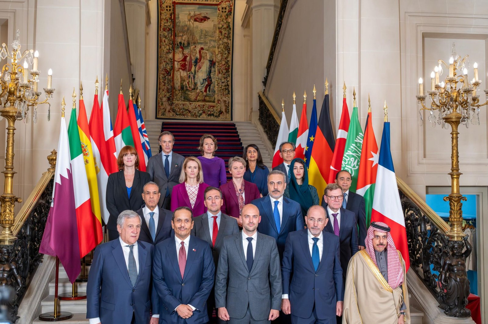 ريم الهاشمي تشارك في اجتماع باريس رفيع المستوى لبحث تنفيذ خطة السلام الأمريكية 1 ريم الهاشمي تشارك في اجتماع باريس رفيع المستوى لبحث تنفيذ خطة السلام الأمريكية