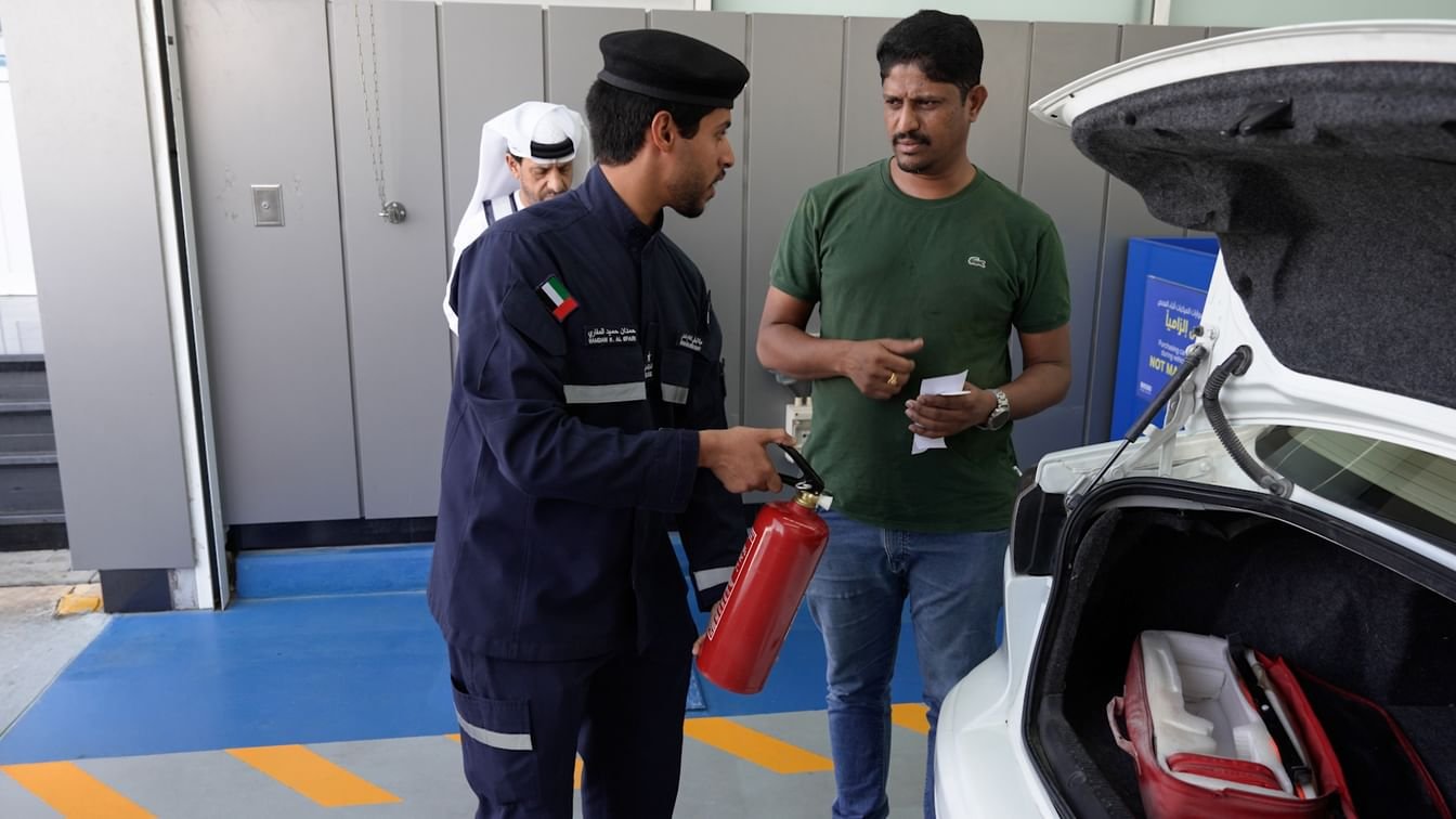 "أبوظبي للدفاع المدني" تطلق مبادرة فحص المركبات