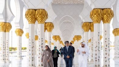 رئيس بالاو يزور جامع الشيخ زايد الكبير في أبوظبي