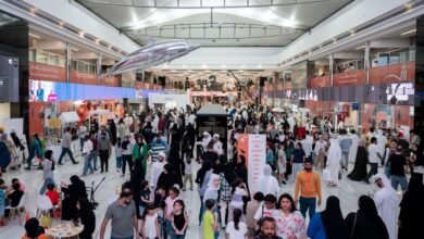 "الشارقة للكتاب 2025" .. محطات مبتكرة لعشاق البودكاست والمسرح والتواصل الاجتماعي