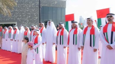 ولي عهد الشارقة وسلطان بن أحمد القاسمي يشهدان مراسم يوم العلم في الشارقة