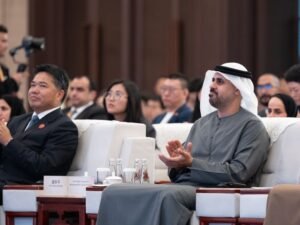 ذياب بن محمد بن زايد يشهد المؤتمر الصيني الإماراتي للتعاون الاقتصادي والتجاري وتبادل 15 اتفاقية ومذكرة تفاهم
