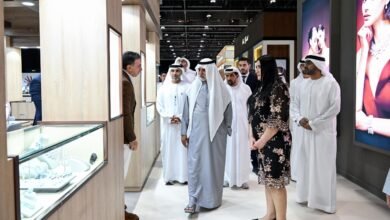 نهيان بن مبارك يفتتح معرض المجوهرات والساعات أبوظبي 2025