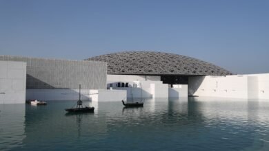 الإمارات نموذج حضاري رائد يجمع بين الأصالة والحداثة