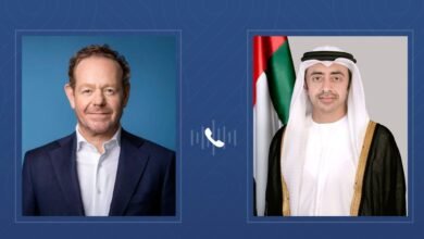 عبدالله بن زايد ووزير خارجية هولندا يبحثان هاتفيا تعزيز العلاقات الثنائية