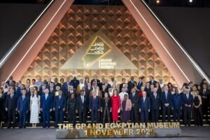 نيابة عن رئيس الدولة.. ولي عهد أبوظبي يشهد حفل الافتتاح الرسمي للمتحف المصري الكبير