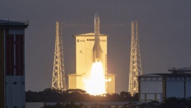 الصاروخ "أريان 6" ينطلق من غويانا الفرنسية حاملاً قمراً صناعياً لمراقبة البيئة