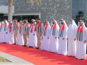 ولي عهد الشارقة وسلطان بن أحمد القاسمي يشهدان مراسم يوم العلم في الشارقة