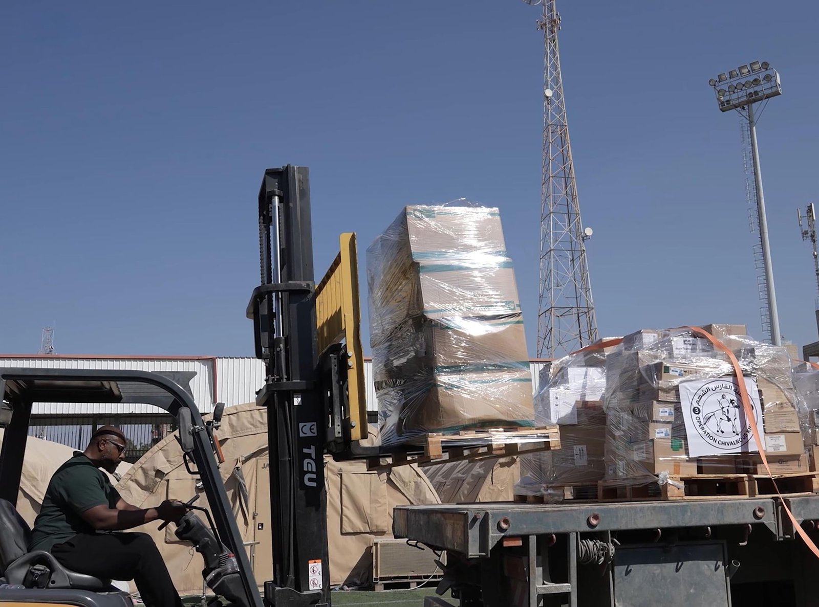 وفد "الصحة العالمية" يتسلم أدوية ومستلزمات طبية خلال زيارته للمستشفى الميداني الإماراتي 1 الصحة العالمية
