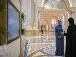 منصور بن زايد يطلع على الخطط الإستراتيجية لتنظيم النسخة الثانية من "المؤتمر والمعرض الزراعي الإماراتي 2026"