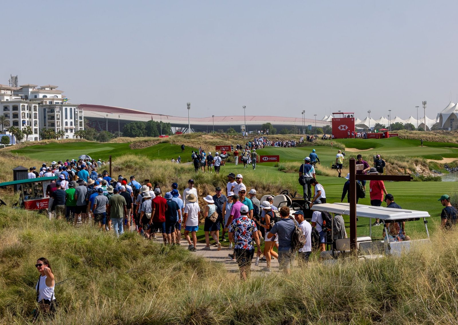 الإنجليزي آرون راي ينفرد بصدارة بطولة أبوظبي اتش إس بي سي للجولف 1 الإنجليزي آرون راي ينفرد بصدارة بطولة أبوظبي اتش إس بي سي للجولف