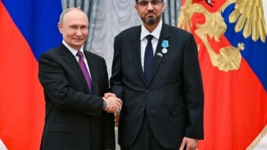 الرئيس الروسي يقلد سفير الدولة وسام "بوشكين"