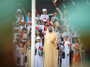 محمد بن راشد: بقيادة محمد بن زايد وتلاحم شعب آمن بأن قوته أساسها وحدته سيبقى عَلَم الإمارات عنواناً للخير والرفعة والنماء