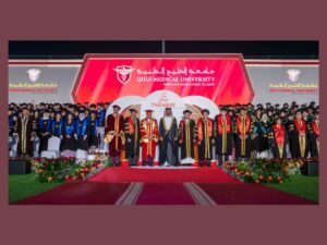 عمار بن حميد يشهد حفل تخريج 630 طالباً وطالبة بجامعة الخليج الطبية بعجمان