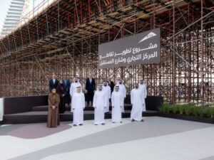 حمدان بن محمد يعتمد الهوية المعمارية لمشاريع الطرق في دبي