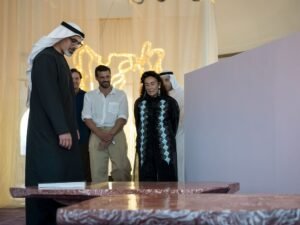خالد بن محمد بن زايد يزور معرض "نوماد أبوظبي"