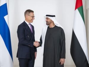 رئيس الدولة والرئيس الفنلندي يبحثان علاقات التعاون بين البلدين