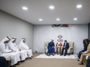ولي عهد أبوظبي يبحث تعزيز التعاون الثنائي مع رئيس وزراء فيتنام على هامش أعمال قمة مجموعة العشرين