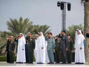 ذياب بن محمد بن زايد يشارك في وقفة الدعاء الصامت في واحة الكرامة