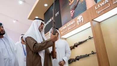 نهيان بن مبارك يزور معرض العين الدولي للصيد والفروسية