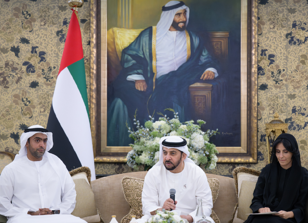 حمدان بن زايد يستقبل الفريق المنظم للمؤتمر العالمي للحفاظ على الطبيعة 2025 1 حمدان بن زايد يستقبل الفريق المنظم للمؤتمر العالمي للحفاظ على الطبيعة 2025