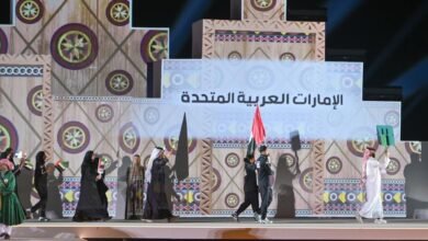 الحمادي والمدني يحملان علم الإمارات في افتتاح "ألعاب التضامن الإسلامي"