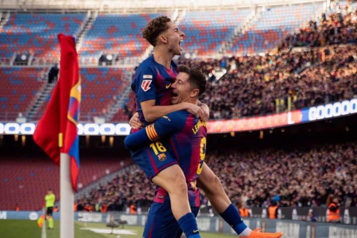 برشلونة يسحق أتلتيك بيلباو في الكامب نو 1 برشلونة