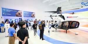 انطلاق فعاليات الدورة التاسعة عشرة من معرض «دبي للطيران» 2 انطلاق فعاليات الدورة التاسعة عشرة من معرض «دبي للطيران»