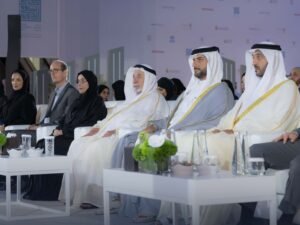 حاكم الشارقة يكرّم منظمة "كونيكسيو إفريقيا" الفائزة بجائزة الشارقة الدولية لمناصرة ودعم اللاجئين