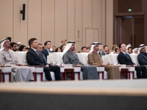 ذياب بن محمد بن زايد يشهد المؤتمر الصيني الإماراتي للتعاون الاقتصادي والتجاري وتبادل 15 اتفاقية ومذكرة تفاهم