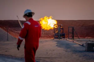 «نفط الشارقة» تعلن عن إنجاز حفر واختبار البئر الثانية بحقل "هديبة"