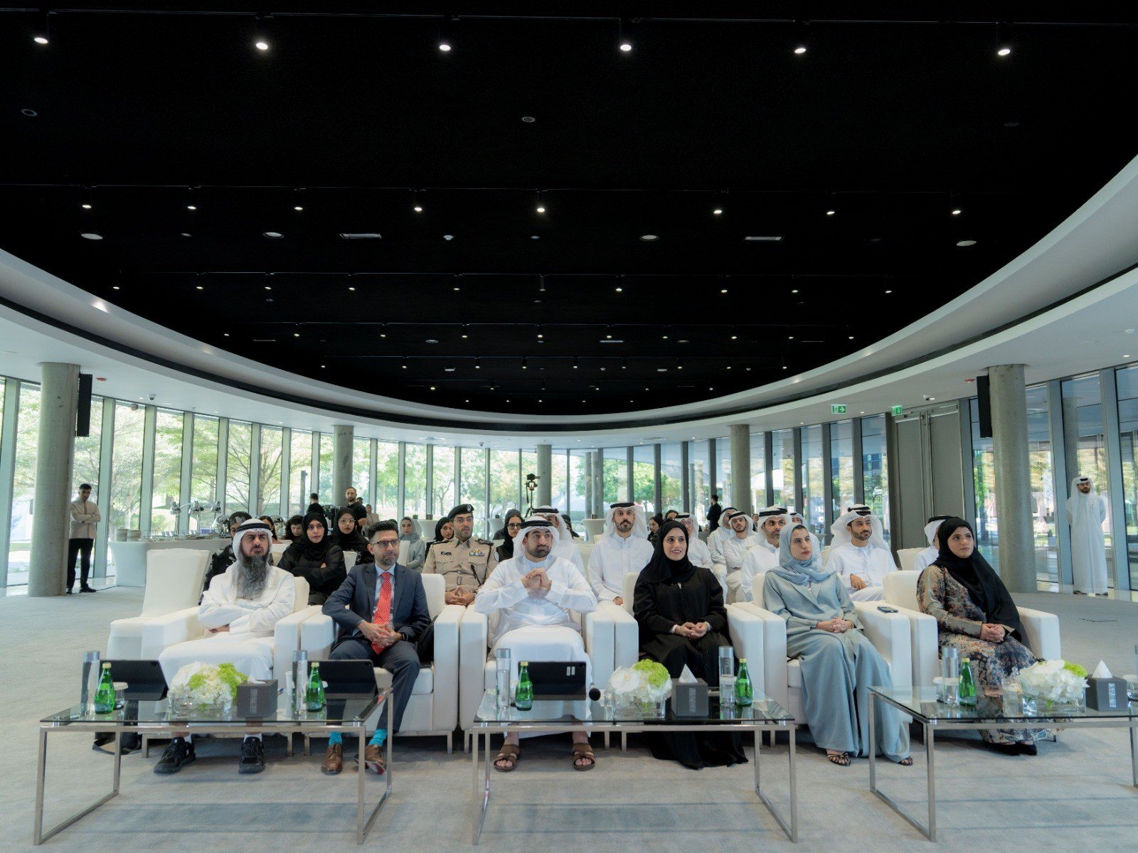 دائرة الشارقة الرقمية تكرّم 15 خريجاً من منتسبي برنامج "تطوير الكفاءات في البيانات والذكاء الاصطناعي" 1 دائرة الشارقة الرقمية