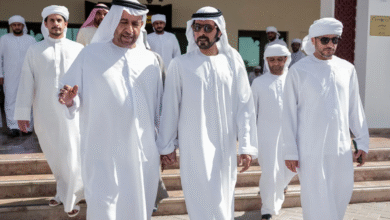 خليفة بن طحنون بن محمد يُقدِّم واجب العزاء في وفاة معتوق حربي العامري