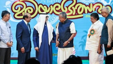 نهيان بن مبارك ورئيس وزراء كيرالا يشهدان احتفال يوم كيرالا «كيرالا بيرافي» بأبوظبي