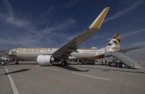 الاتحاد للطيران تستعرض طائرتها من طراز A321LR في معرض دبي للطيران 