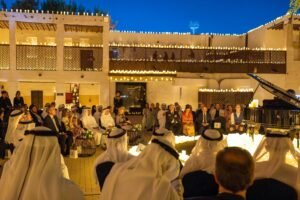 سعود بن صقر يشهد حفل "كاندل لايت" في متحف رأس الخيمة الوطني