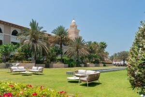 منتجع ريكسوس بريميوم جزيرة السعديات يرحّب بعودة موسم الشتاء والطقس الجميل