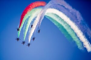 معرض أبوظبي الدولي للقوارب 2025 يقدم في يومه الثالث عروضا فنية