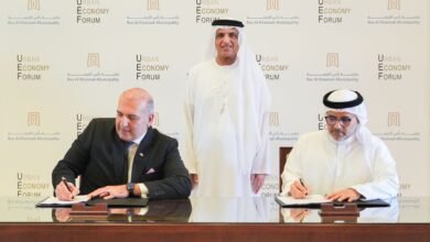 سعود بن صقر يشهد توقيع مذكرة تفاهم بين "بلدية رأس الخيمة" و"منتدى الاقتصاد الحضري"