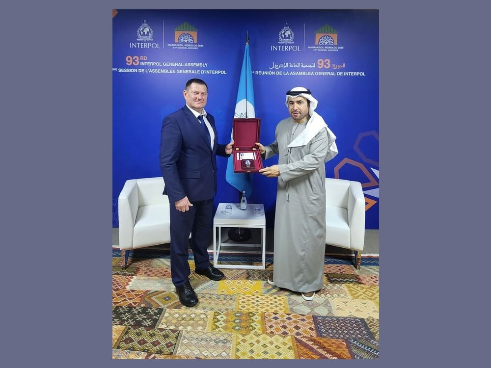 روسيا تمنح أحمد ناصر الريسي وسام "100 عام على التعاون الشرطي الدولي" تقديراً لجهوده في تعزيز التعاون الدولي 1 روسيا تمنح أحمد ناصر الريسي وسام "100 عام على التعاون الشرطي الدولي" تقديراً لجهوده في تعزيز التعاون الدولي