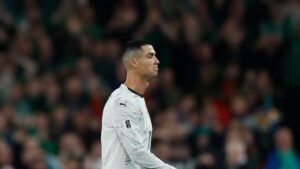 البرتغال تخسر من أيرلندا.. ورونالدو يتعرض للطرد