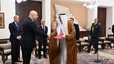 سفير الإمارات يقدم أوراق اعتماده إلى الرئيس اللبناني