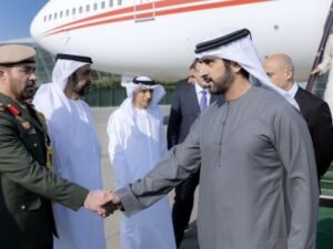 نيابة عن رئيس الدولة .. حمدان بن محمد يصل باكو على رأس وفد رسمي رفيع للمشاركة في احتفالات أذربيجان بيوم النصر