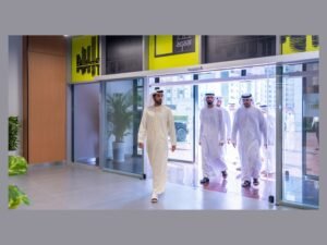 راشد بن حميد يفتتح مركز مبيعات "مؤسسة عقار" الجديد بـ"جراند مول"