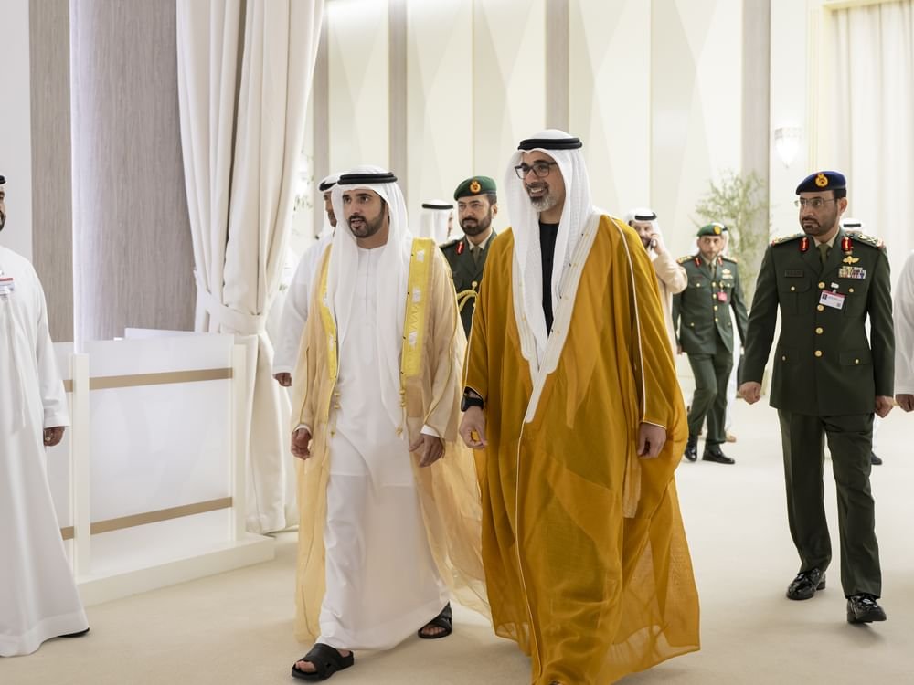 خالد بن محمد بن زايد وحمدان بن محمد بن راشد يستقبلان الوفود المشاركة في معرض دبي للطيران 2025 1 خالد بن محمد بن زايد وحمدان بن محمد بن راشد يستقبلان الوفود المشاركة في معرض دبي للطيران 2025