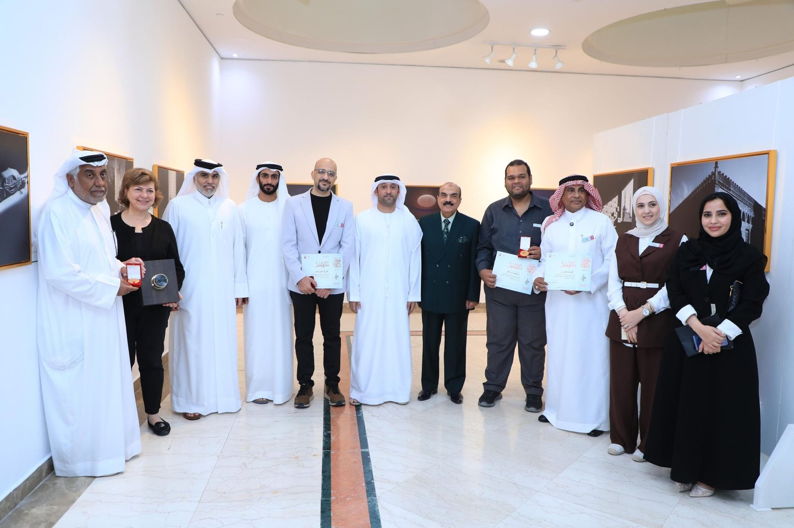 تدشين أعمال فنية ومعرضا ضوئيا في مهرجان الفنون الإسلامية بالشارقة 1 تدشين أعمال فنية ومعرضا ضوئيا في مهرجان الفنون الإسلامية بالشارقة