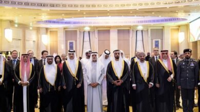 سيف بن زايد يحضر حفل السفارة العمانية بمناسبة اليوم الوطني الـ 55.