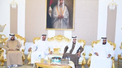 نهيان بن مبارك يقدم واجب العزاء في وفاة محمد بن عبدالله الضبع الدرمكي بالعين