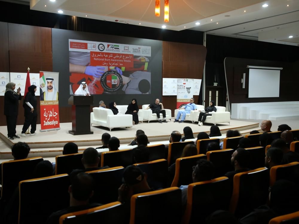 الملتقى الإماراتي لطب وجراحة الحروق يكرم أبطال خط الدفاع الأول 1 الملتقى الإماراتي لطب وجراحة الحروق يكرم أبطال خط الدفاع الأول